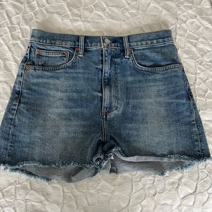 Aritzia ”The 50’s Arlo Shorts”